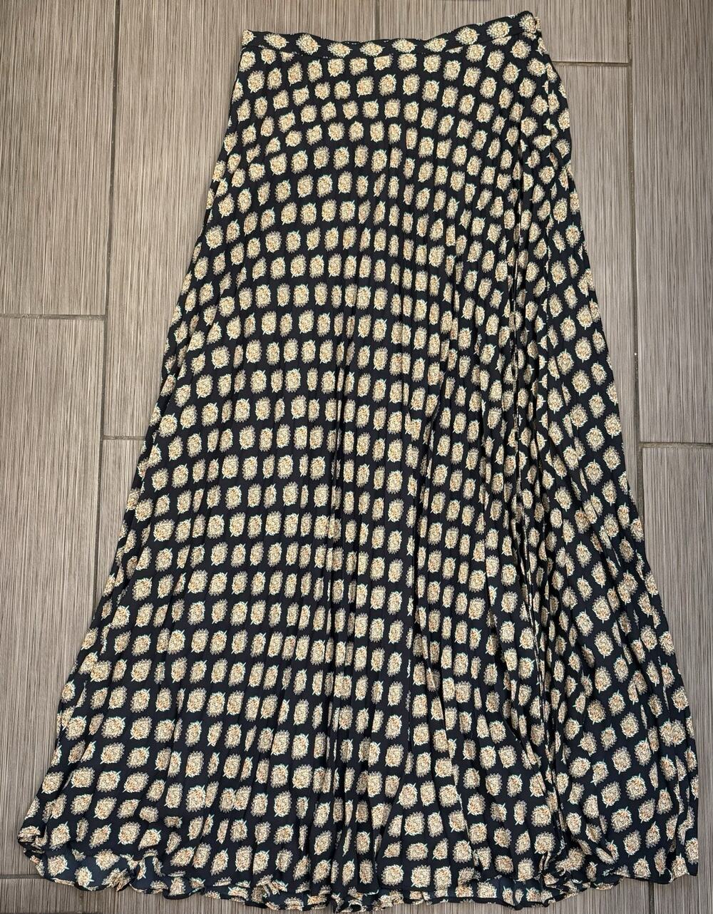 Banana Republic Navy Blue Accordion Pleated Maxi Skirt Women’s 2 Floral
